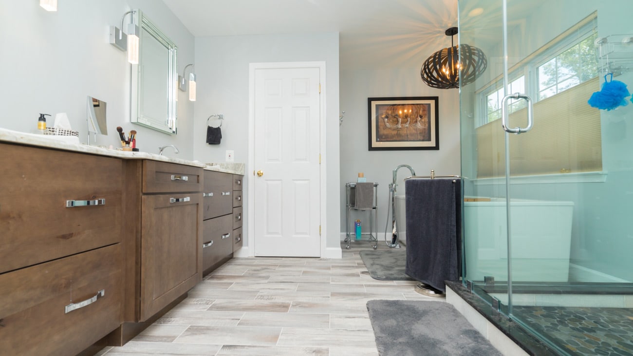 small bathroom remodel flooring