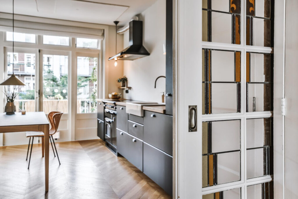 open or closed kitchen layout